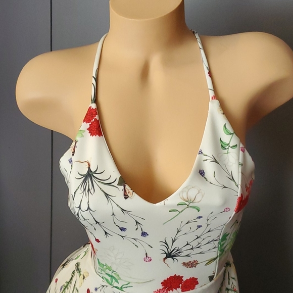 CLEARANCE FINAL PRICE Floral Open Back Dress CHECK OUT THE BACK!! - Picture 7 of 11